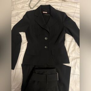 Max & Co Classic Black suit with pleated skirt, size 42/44